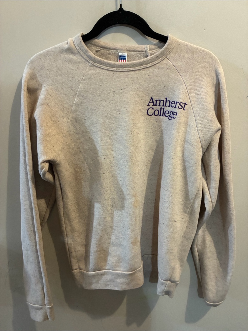 Vintage Amherst College Men's Crewneck Sweatshirt in Light Beige